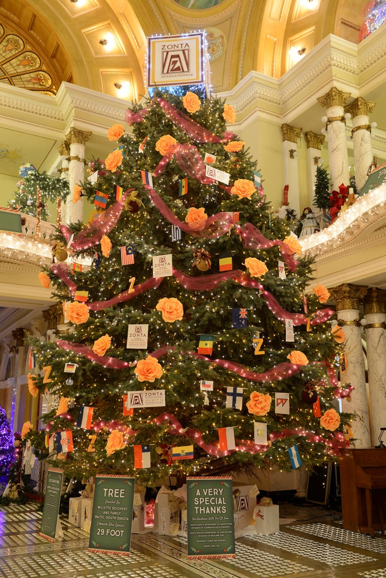 Pierre Sd Capitol Building Christmas Trees at Howard Friend blog